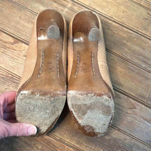 Michael Kors snakeskin leather tan platform heels pumps shoes size 7 - Picture 2 of 4